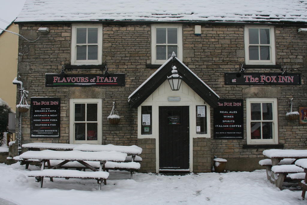 Hawkesbury Upton Fox Inn Exterior photo