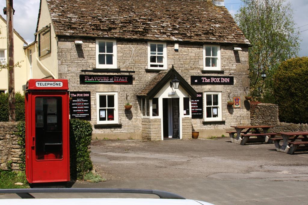 Hawkesbury Upton Fox Inn Exterior photo